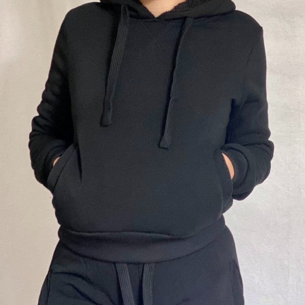 Basic Black Hoodie With Pockets